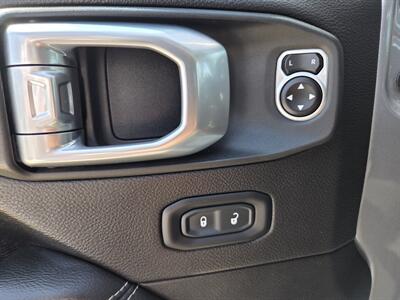 2020 Jeep Gladiator Overland   - Photo 13 - Lafayette, IN 47905