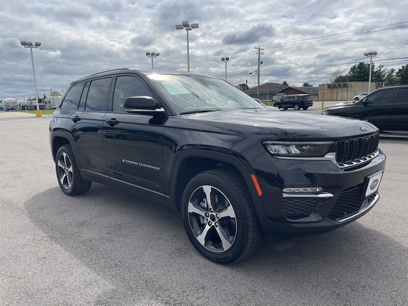 2022 Jeep Grand Cherokee 4xe   - Photo 1 - Lafayette, IN 47905