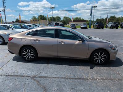 2018 Chevrolet Malibu LT   - Photo 2 - Lafayette, IN 47905