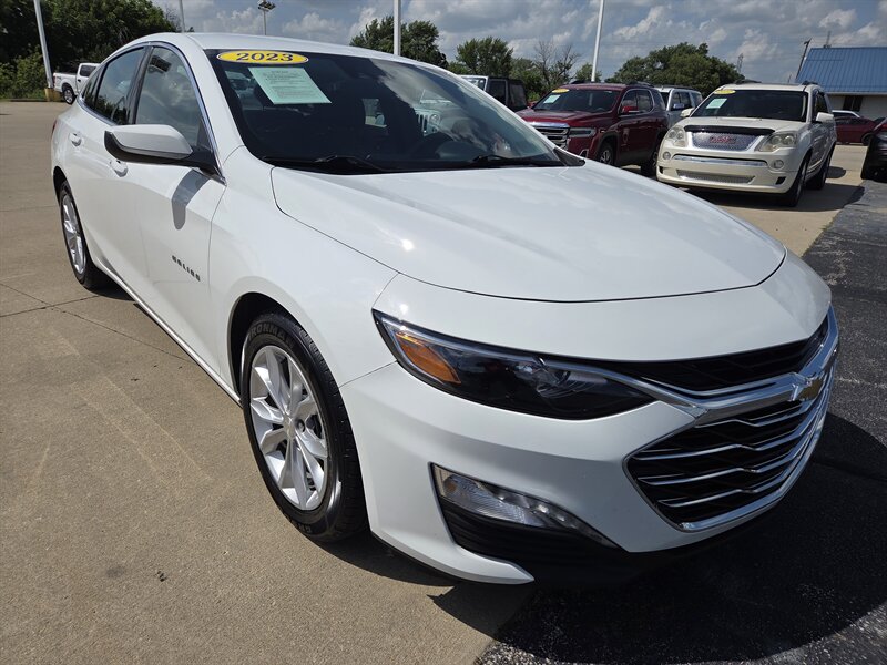 2023 Chevrolet Malibu LT - Photo 1 - Lafayette, IN 47905