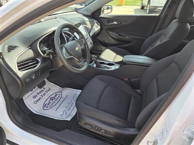 2023 Chevrolet Malibu LT   - Photo 9 - Lafayette, IN 47905