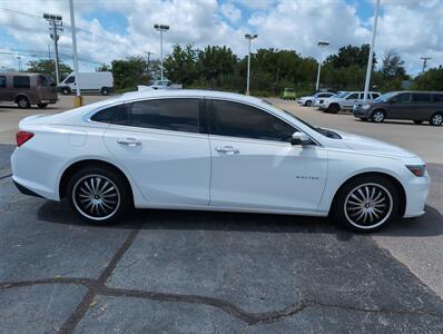 2017 Chevrolet Malibu Premier   - Photo 2 - Lafayette, IN 47905