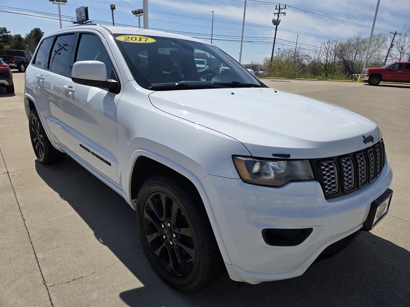 2018 Jeep Grand Cherokee Altitude   - Photo 1 - Lafayette, IN 47905