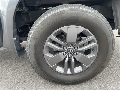 2023 Nissan Frontier SV - Photo 9 - Lafayette, IN 47905