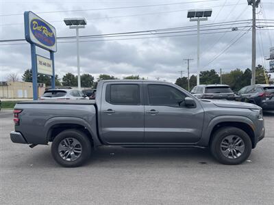 2023 Nissan Frontier SV - Photo 2 - Lafayette, IN 47905