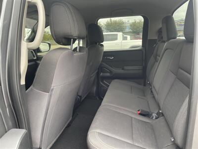 2023 Nissan Frontier SV - Photo 10 - Lafayette, IN 47905