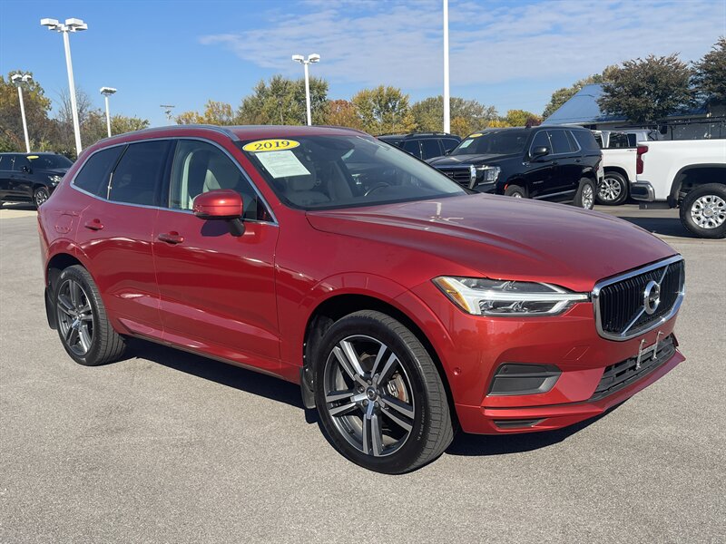 2019 Volvo XC60 T5 Momentum   - Photo 1 - Lafayette, IN 47905