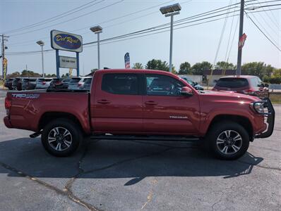 2017 Toyota Tacoma TRD Pro   - Photo 2 - Lafayette, IN 47905