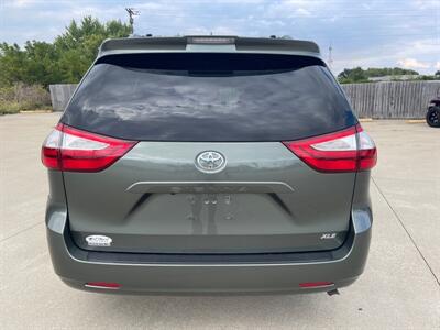 2018 Toyota Sienna XLE 8-Passenger   - Photo 4 - Lafayette, IN 47905