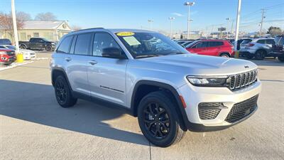 2024 Jeep Grand Cherokee Altitude   - Photo 1 - Lafayette, IN 47905