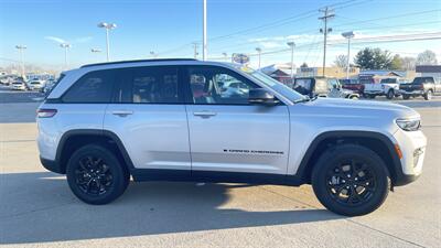 2024 Jeep Grand Cherokee Altitude   - Photo 2 - Lafayette, IN 47905