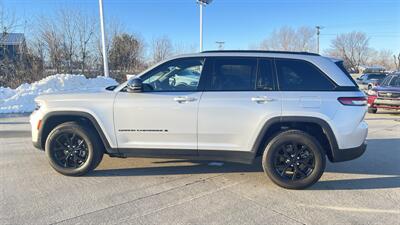 2024 Jeep Grand Cherokee Altitude   - Photo 6 - Lafayette, IN 47905