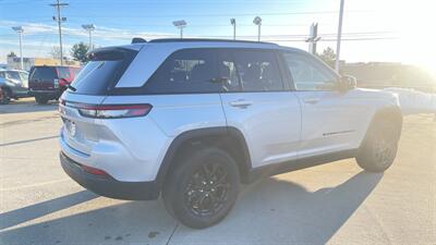 2024 Jeep Grand Cherokee Altitude   - Photo 3 - Lafayette, IN 47905