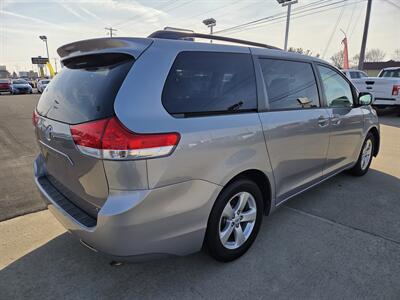 2011 Toyota Sienna LE 8-Passenger   - Photo 3 - Lafayette, IN 47905