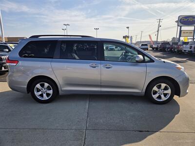 2011 Toyota Sienna LE 8-Passenger   - Photo 2 - Lafayette, IN 47905