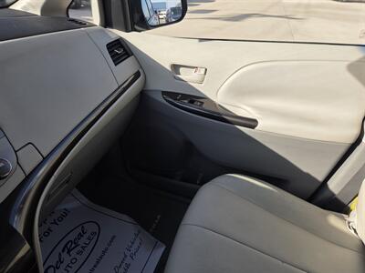 2011 Toyota Sienna LE 8-Passenger   - Photo 19 - Lafayette, IN 47905