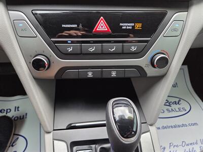 2018 Hyundai ELANTRA SEL   - Photo 18 - Lafayette, IN 47905