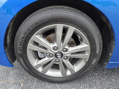 2018 Hyundai ELANTRA SEL   - Photo 9 - Lafayette, IN 47905