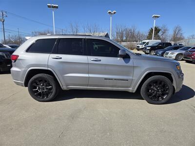 2019 Jeep Grand Cherokee Laredo   - Photo 2 - Lafayette, IN 47905