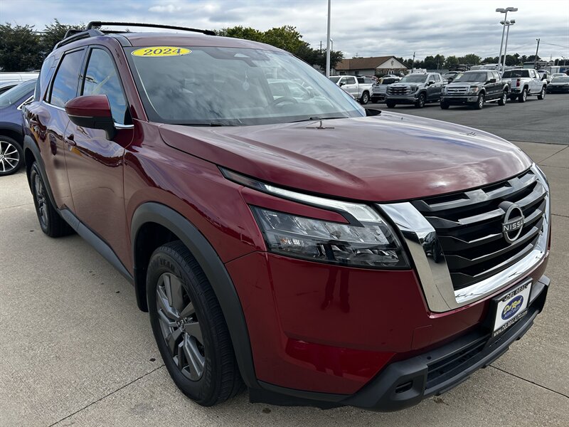 2024 Nissan Pathfinder SV   - Photo 1 - Lafayette, IN 47905