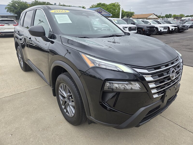 2025 Nissan Rogue S   - Photo 1 - Lafayette, IN 47905
