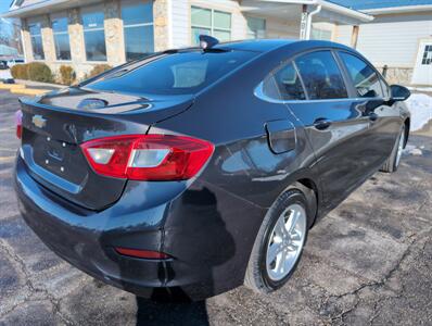 2017 Chevrolet Cruze LT Auto   - Photo 3 - Lafayette, IN 47905