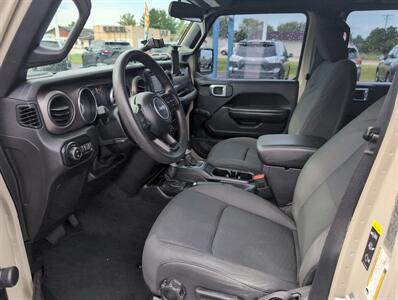 2020 Jeep Gladiator Sport   - Photo 10 - Lafayette, IN 47905