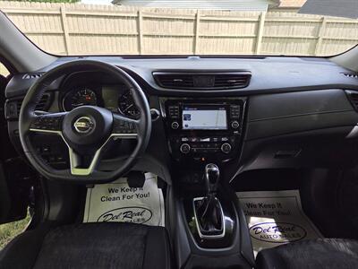 2017 Nissan Rogue SV   - Photo 12 - Lafayette, IN 47905