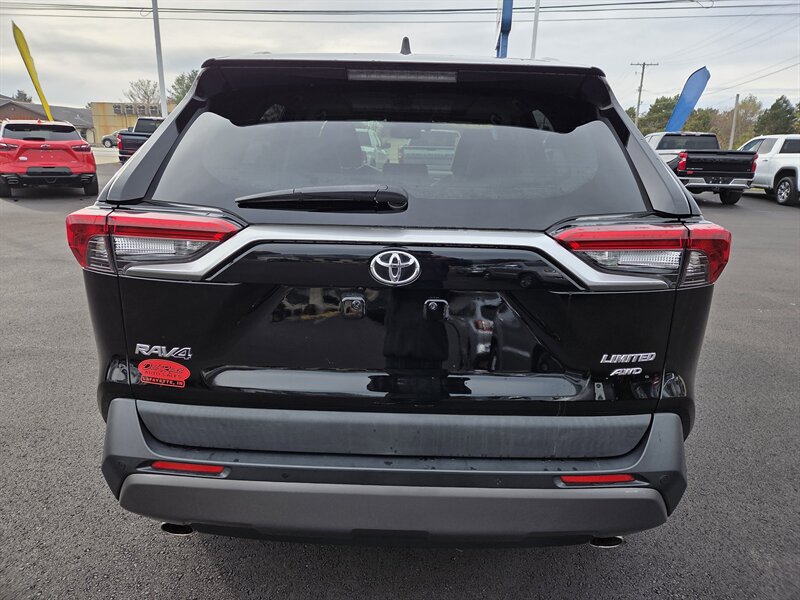 2019 Toyota RAV4 Limited photo 3