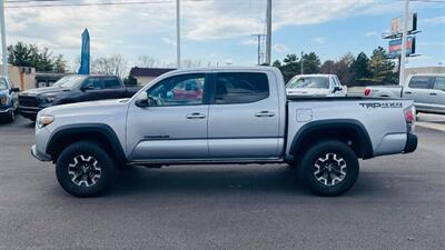 2020 Toyota Tacoma TRD Off-Road   - Photo 6 - Lafayette, IN 47905