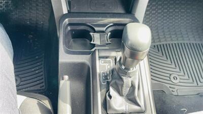 2020 Toyota Tacoma TRD Off-Road   - Photo 16 - Lafayette, IN 47905