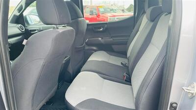 2020 Toyota Tacoma TRD Off-Road   - Photo 10 - Lafayette, IN 47905