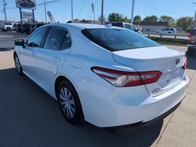 2020 Toyota Camry Hybrid LE   - Photo 5 - Lafayette, IN 47905