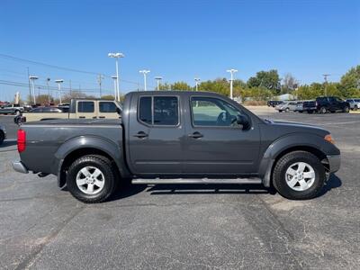 2011 Nissan Frontier SV V6   - Photo 2 - Lafayette, IN 47905