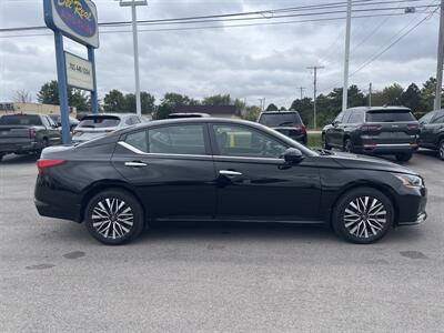 2023 Nissan Altima 2.5 SV - Photo 2 - Lafayette, IN 47905