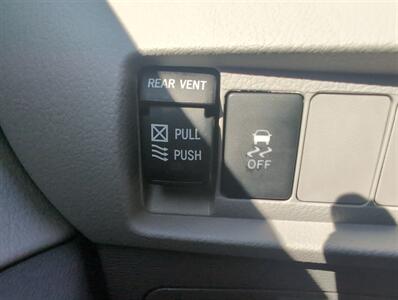 2018 Toyota Sienna XLE 8-Passenger   - Photo 23 - Lafayette, IN 47905