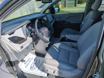 2018 Toyota Sienna XLE 8-Passenger   - Photo 10 - Lafayette, IN 47905