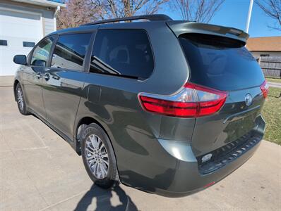 2018 Toyota Sienna XLE 8-Passenger   - Photo 5 - Lafayette, IN 47905