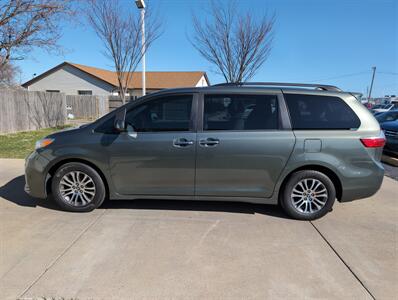 2018 Toyota Sienna XLE 8-Passenger   - Photo 6 - Lafayette, IN 47905