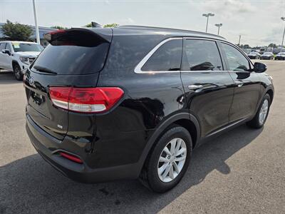 2018 Kia Sorento LX - Photo 3 - Lafayette, IN 47905