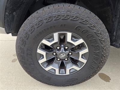 2020 Toyota Tacoma TRD Off-Road   - Photo 9 - Lafayette, IN 47905