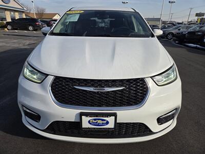 2023 Chrysler Pacifica Touring L   - Photo 8 - Lafayette, IN 47905