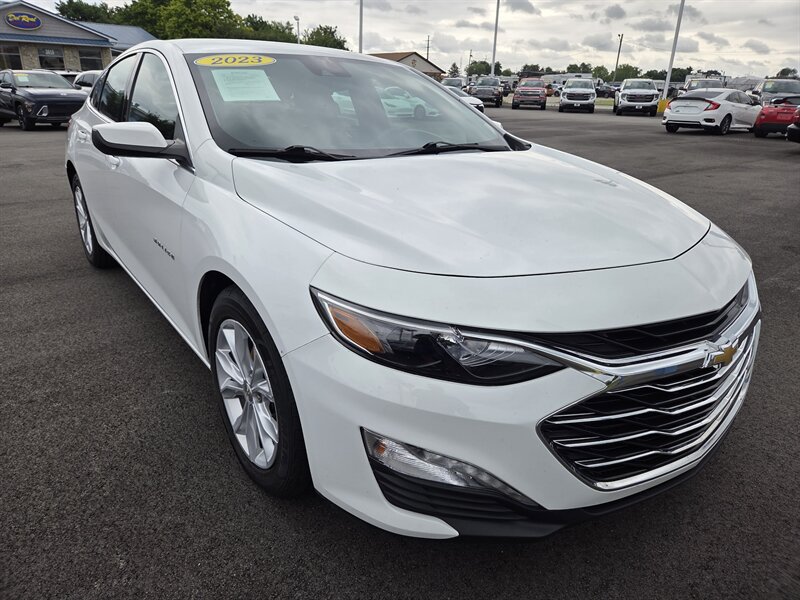 2023 Chevrolet Malibu LT   - Photo 1 - Lafayette, IN 47905