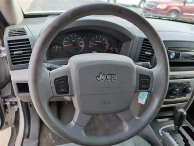 2005 Jeep Grand Cherokee Laredo   - Photo 12 - Lafayette, IN 47905