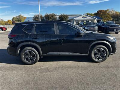 2024 Nissan Rogue SV - Photo 2 - Lafayette, IN 47905