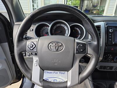 2015 Toyota Tacoma V6   - Photo 13 - Lafayette, IN 47905