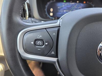 2022 Volvo XC60 B5 Momentum   - Photo 16 - Lafayette, IN 47905