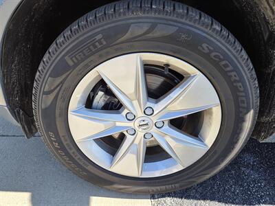 2022 Volvo XC60 B5 Momentum   - Photo 9 - Lafayette, IN 47905