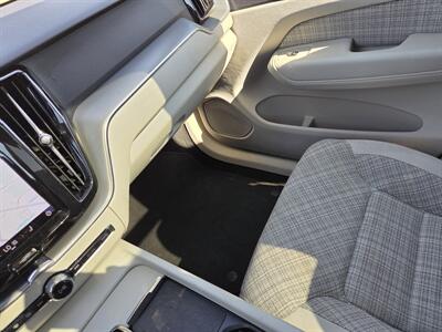 2022 Volvo XC60 B5 Momentum   - Photo 19 - Lafayette, IN 47905