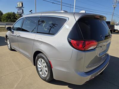 2018 Chrysler Pacifica Touring L - Photo 5 - Lafayette, IN 47905